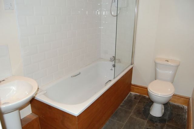  Image of 1 bedroom Flat to rent in Chorley New Road Lostock Bolton BL1 at Chorley New Road  Bolton, BL1 4DH