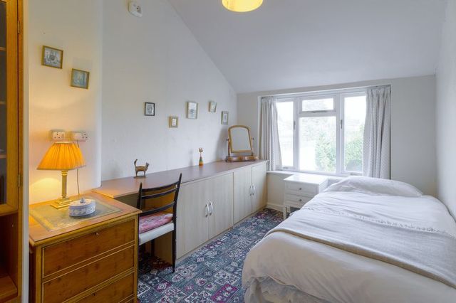  Image of 2 bedroom Property for sale in Church Green Road Bletchley Milton Keynes MK3 at Church Green Road Bletchley Milton Keynes, MK3 6DA