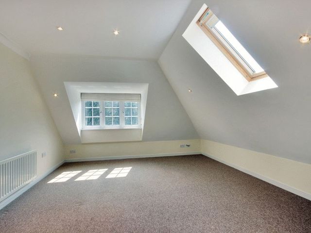  Image of 2 bedroom Flat for sale in Copthorne Common Road Copthorne Crawley RH10 at Copthorne Common Road Copthorne Crawley, RH10 3SL