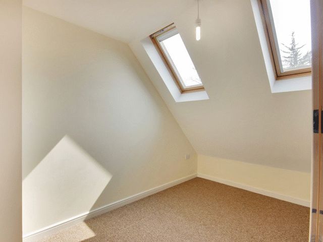  Image of 2 bedroom Flat for sale in Copthorne Common Road Copthorne Crawley RH10 at Copthorne Common Road Copthorne Crawley, RH10 3SL