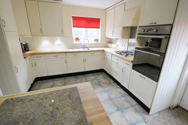  Image of 4 bedroom Detached house to rent in Cornfield Close Chandler