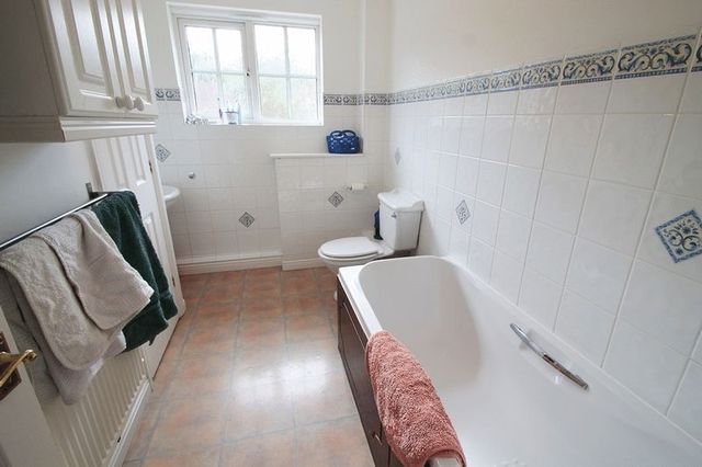  Image of 4 bedroom Detached house to rent in Cornfield Close Chandler