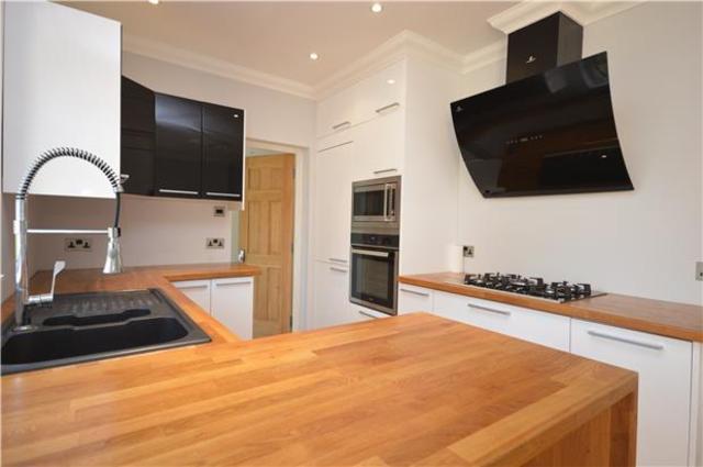  Image of 4 bedroom Semi-Detached house to rent in Courtenay Road Worcester Park KT4 at Surrey, KT4 8RY