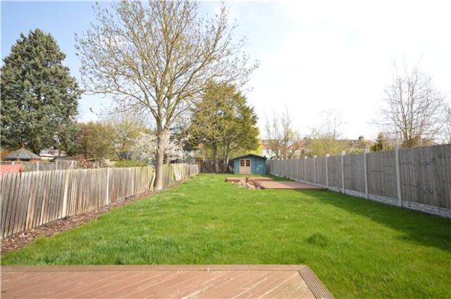  Image of 4 bedroom Semi-Detached house to rent in Courtenay Road Worcester Park KT4 at Surrey, KT4 8RY