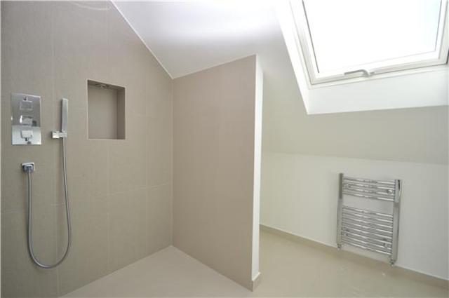  Image of 4 bedroom Semi-Detached house to rent in Courtenay Road Worcester Park KT4 at Surrey, KT4 8RY