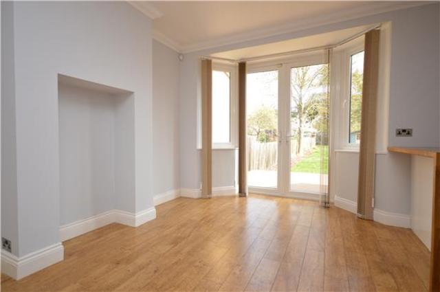 Image of 4 bedroom Semi-Detached house to rent in Courtenay Road Worcester Park KT4 at Surrey, KT4 8RY