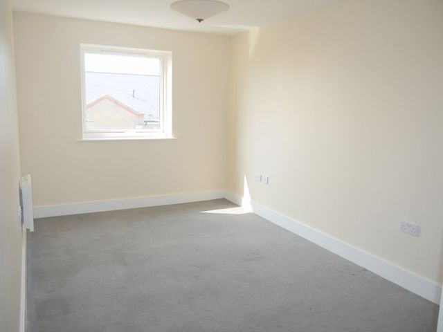  Image of 1 bedroom Flat for sale in Coxhill Way Aylesbury HP21 at Stanton House Coxhill Way Aylesbury, HP21 8FQ