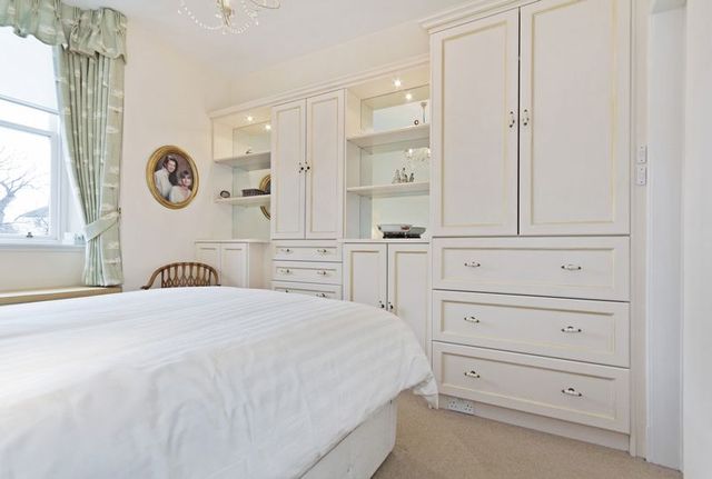  Image of 2 bedroom Flat for sale in Craigflower Court Torryburn Dunfermline KY12 at Craigflower Court Torryburn Dunfermline, KY12 8AY