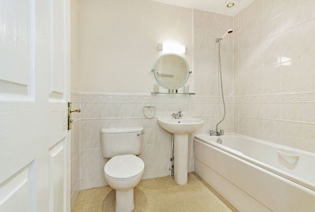  Image of 2 bedroom Flat for sale in Craigflower Court Torryburn Dunfermline KY12 at Craigflower Court Torryburn Dunfermline, KY12 8AY