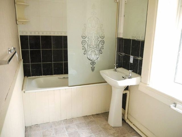  Image of 2 bedroom Terraced house for sale in Croft Street Idle Bradford BD10 at Croft Street Idle Bradford, BD10 9QQ