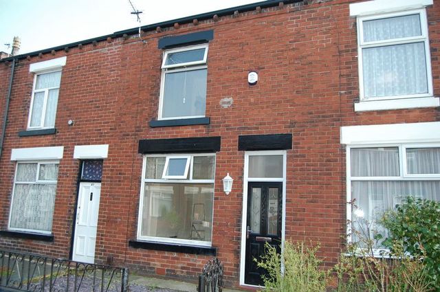  Image of 3 bedroom Terraced house to rent in Curzon Road Bolton BL1 at Curzon Road  Bolton, BL1 4RW