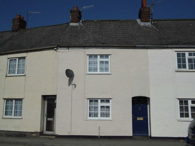  Image of 2 bedroom Cottage for sale in Curzon Street Calne SN11 at Curzon Street  Calne, SN11 0DE