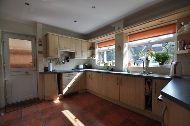  Image of 4 bedroom Detached house for sale in Denning Close Fleet GU52 at Denning Close  Fleet, GU52 7SP