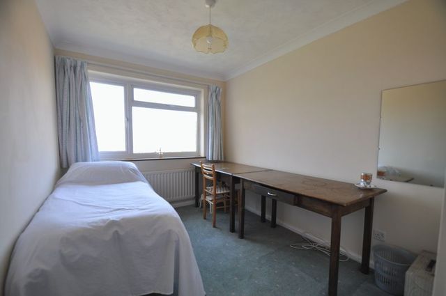  Image of 4 bedroom Detached house for sale in Denning Close Fleet GU52 at Denning Close  Fleet, GU52 7SP