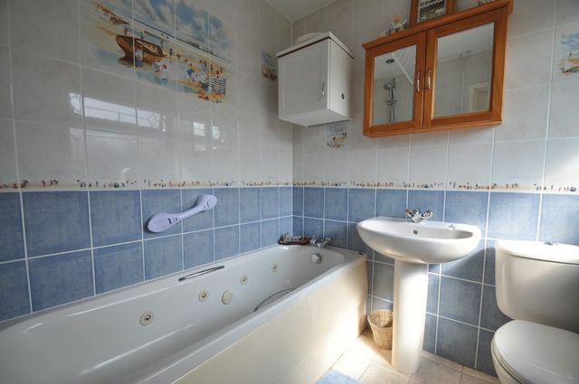  Image of 4 bedroom Detached house for sale in Denning Close Fleet GU52 at Denning Close  Fleet, GU52 7SP
