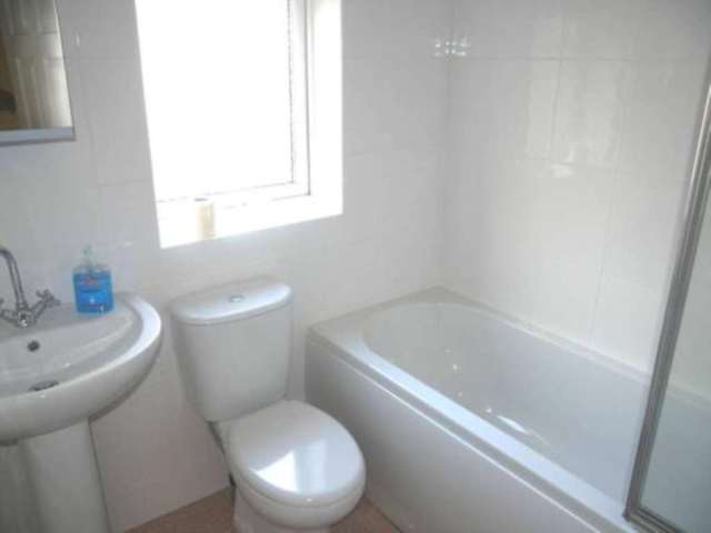  Image of House Share to rent in Deyne Avenue Manchester M14 at Deyne Avenue Rusholme Manchester, M14 5SY