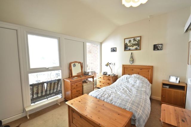  Image of 2 bedroom Bungalow for sale in Dibleys Blewbury Didcot OX11 at Dibleys Blewbury Didcot, OX11 9PT