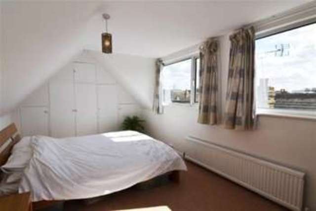  Image of 2 bedroom Flat to rent in Dinton Road Kingston upon Thames KT2 at Kingston upon Thames, KT2 5JT