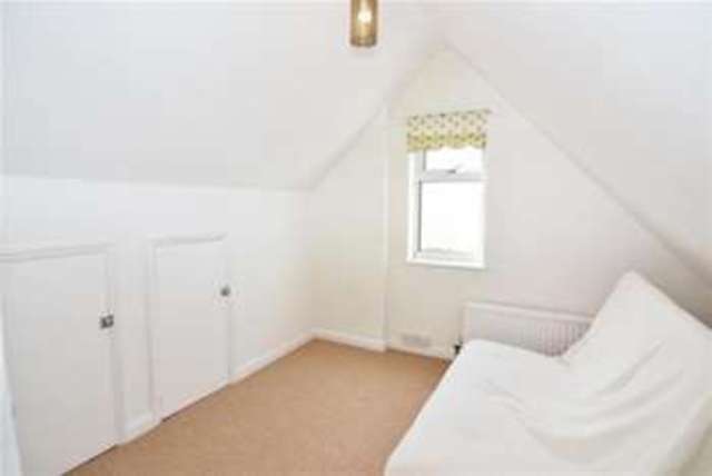  Image of 2 bedroom Flat to rent in Dinton Road Kingston upon Thames KT2 at Kingston upon Thames, KT2 5JT