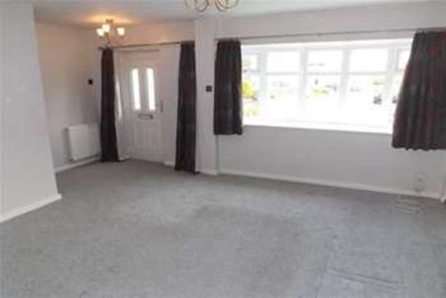  Image of 3 bedroom Semi-Detached house to rent in Dirleton Drive Warmsworth Doncaster DN4 at Doncaster, DN4 9NP