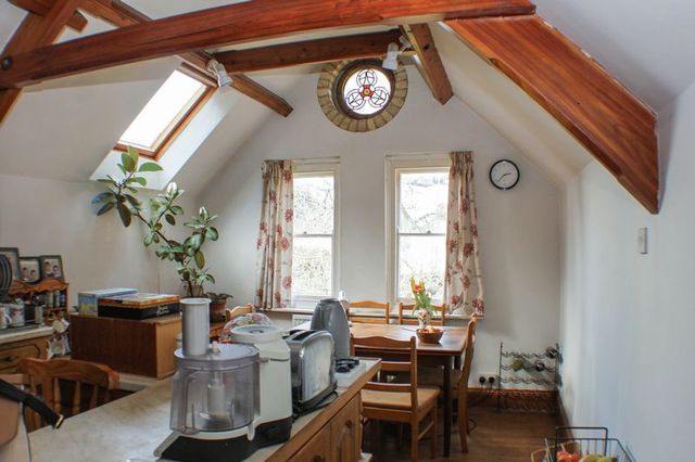 Image of 4 bedroom Flat for sale in Divinity Road Headington Oxford OX4 at Divinity Road  Oxford, OX4 1LN