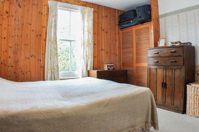  Image of 4 bedroom Flat for sale in Divinity Road Headington Oxford OX4 at Divinity Road  Oxford, OX4 1LN