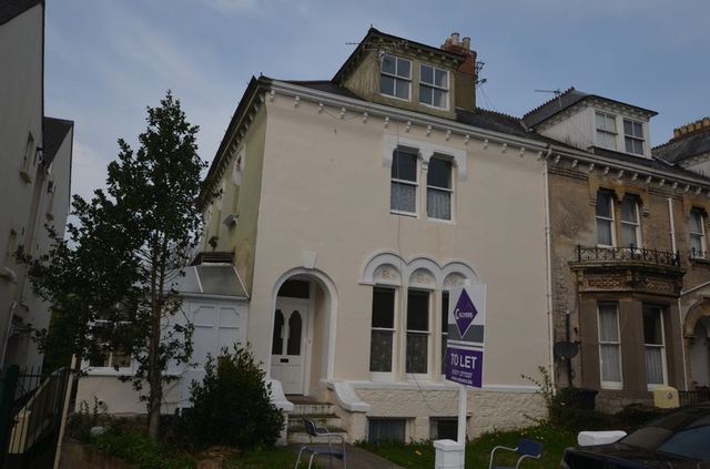  Image of 1 bedroom Property to rent in Ebberley Lawn Barnstaple EX32 at 9 Ebberley Lawn  Barnstaple, EX32 7DJ