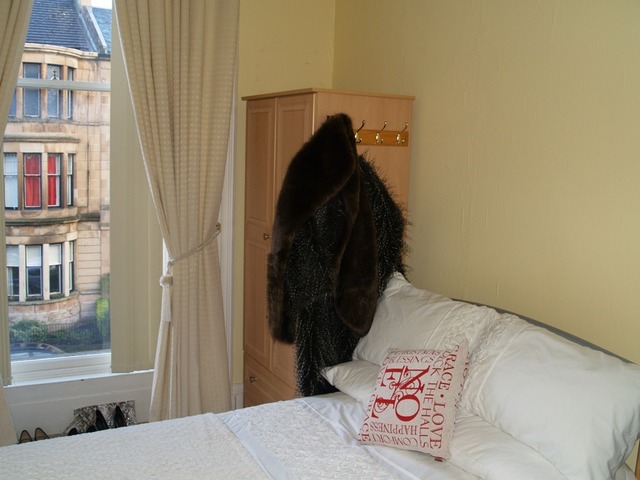  Image of 2 bedroom Flat to rent in Dowanside Road Glasgow G12 at Dowanhill Glasgow Glasgow, G12 9DA