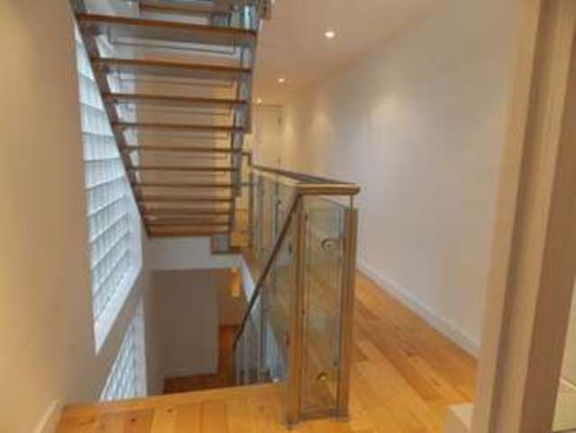  Image of 3 bedroom Flat to rent in Drummond Street London NW1 at London, NW1 2PB