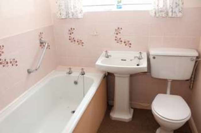  Image of 3 bedroom Chalet for sale in East Avenue Brundall Norwich NR13 at Brundall Norwich Brundall, NR13 5PB