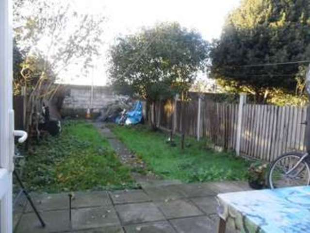  Image of 2 bedroom Flat to rent in Edinburgh Road London E17 at London Walthamstow London, E17 7QB