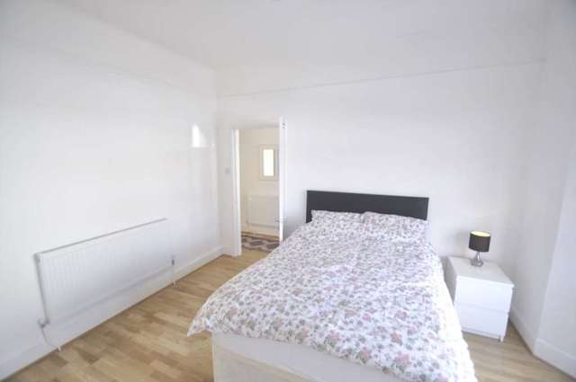  Image of 5 bedroom Detached house to rent in Engleheart Road London SE6 at Engleheart Road  London, SE6 2ET