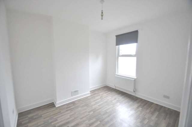  Image of 5 bedroom Detached house to rent in Engleheart Road London SE6 at Engleheart Road  London, SE6 2ET
