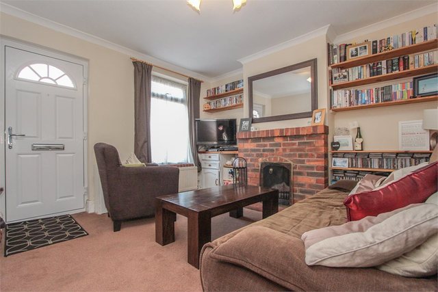  Image of 2 bedroom Terraced house to rent in Fearnley Street Watford WD18 at Watford, WD18 0RD