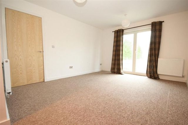  Image of 2 bedroom Flat to rent in Corbiehall Bo