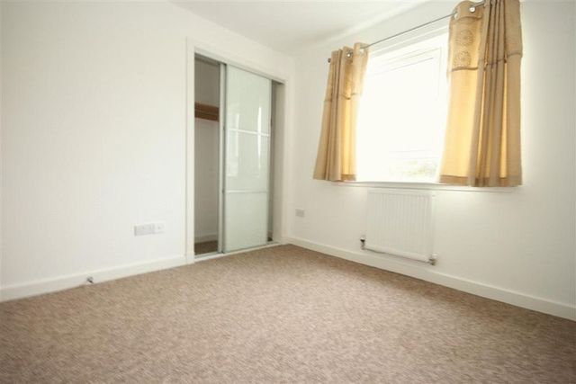  Image of 2 bedroom Flat to rent in Corbiehall Bo