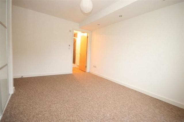  Image of 2 bedroom Flat to rent in Corbiehall Bo