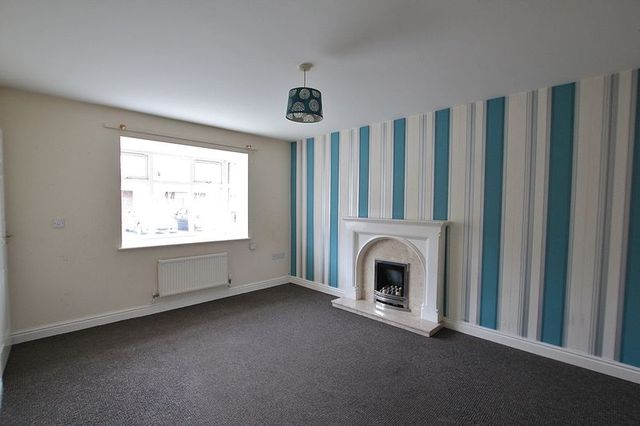  Image of 3 bedroom Property for sale in Florida Court Hull HU5 at Florida Court  Hull, HU5 1AG