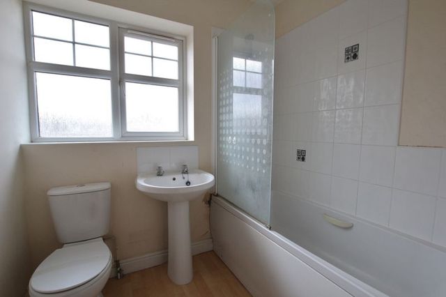  Image of 3 bedroom Property for sale in Florida Court Hull HU5 at Florida Court  Hull, HU5 1AG