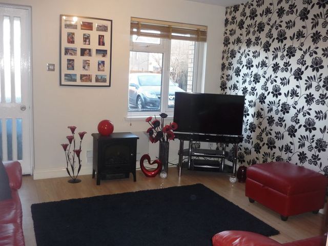  Image of 1 bedroom Flat for sale in Fossdale Close Hull HU8 at Fossdale Close  Hull, HU8 9UB