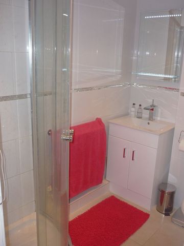  Image of 1 bedroom Flat for sale in Fossdale Close Hull HU8 at Fossdale Close  Hull, HU8 9UB