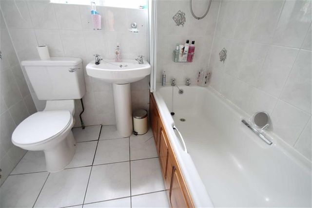 Image of 4 bedroom Property for sale in Framefield Drive Solihull B91 at Framefield Drive Solihull Solihull, B91 2SR