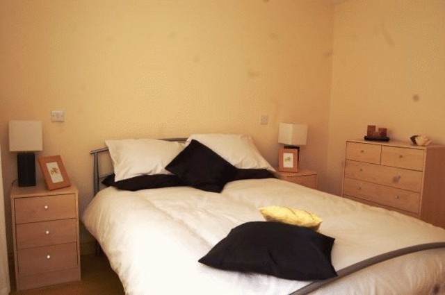  Image of 4 bedroom Terraced house to rent in Francis Close Widnes WA8 at Francis Close  Widnes, WA8 8SU