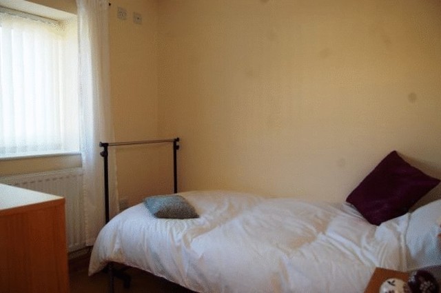  Image of 4 bedroom Terraced house to rent in Francis Close Widnes WA8 at Francis Close  Widnes, WA8 8SU