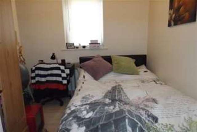  Image of 1 bedroom Flat to rent in Fratton Road Portsmouth PO1 at Portsmouth, PO1 5EZ