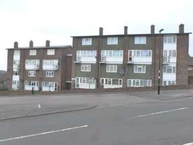  Image of 2 bedroom Maisonette for sale in Frimley Close New Addington Croydon CR0 at New Addington Croydon New Addington, CR0 0RB