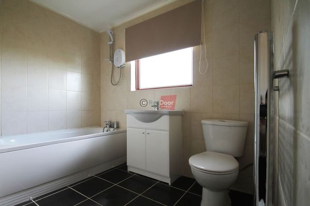  Image of 4 bedroom Detached house to rent in Frindsbury Hill Rochester ME2 at Frindsbury Hill  Rochester, ME2 4JS