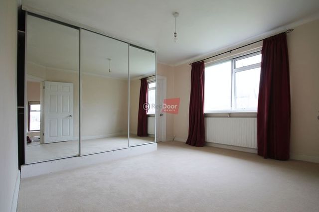  Image of 4 bedroom Detached house to rent in Frindsbury Hill Rochester ME2 at Frindsbury Hill  Rochester, ME2 4JS