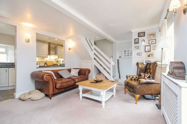  Image of 2 bedroom Terraced house for sale in Frogmore Lane Stanford in the Vale Faringdon SN7 at Frogmore Lane Stanford in the Vale Faringdon, SN7 8LG