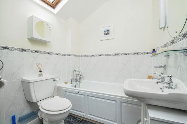  Image of 2 bedroom Terraced house for sale in Frogmore Lane Stanford in the Vale Faringdon SN7 at Frogmore Lane Stanford in the Vale Faringdon, SN7 8LG